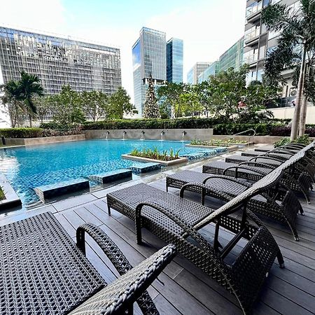Hotel Vibe Condo At Uptown Parksuites Bgc Taguig Dış mekan fotoğraf