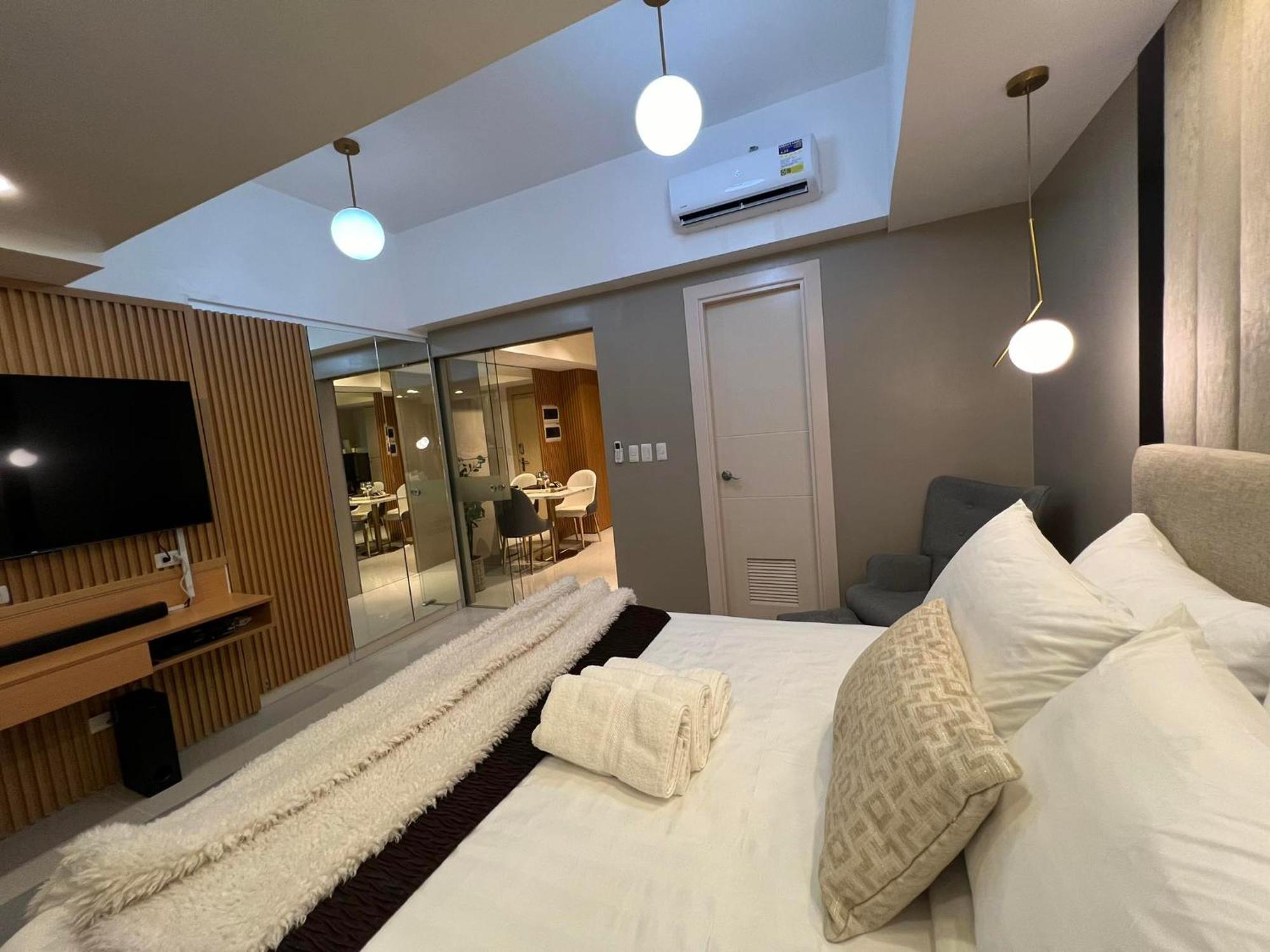 Hotel Vibe Condo At Uptown Parksuites Bgc Taguig Dış mekan fotoğraf