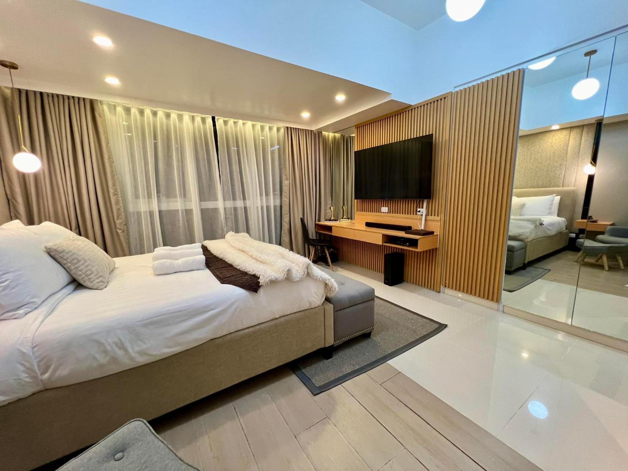 Hotel Vibe Condo At Uptown Parksuites Bgc Taguig Dış mekan fotoğraf
